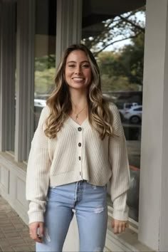 24 ideas de conjuntos con cárdigan color crema | conjuntos con cárdigan, conjunto con cárdigan color crema, conjuntos de otoño 24 ideas para combinar con cárdigan crema | Conjuntos con cárdigan, conjunto con cárdigan crema, conjuntos de otoño - conjunto con cárdigan crema