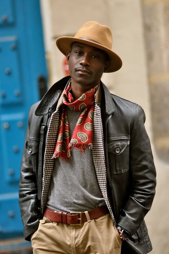 tenue veste en cuir noir