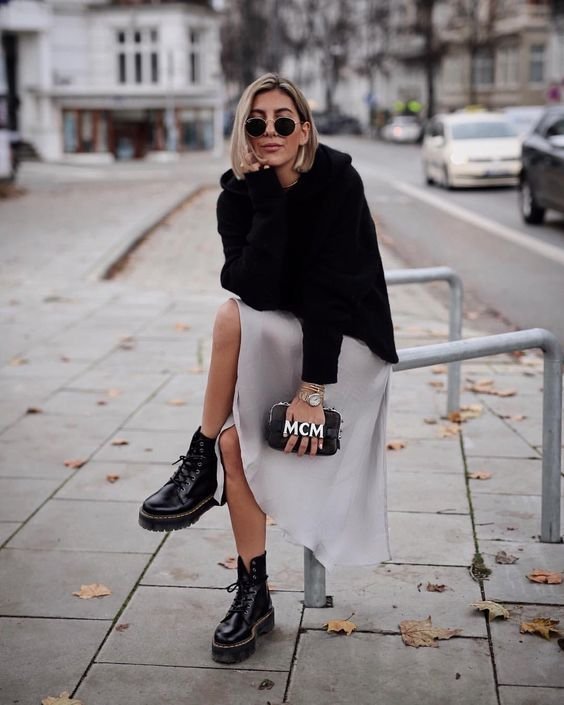 10 façons élégantes de porter vos robes avec des collants et des bottes - Style Salute - robe pull noire