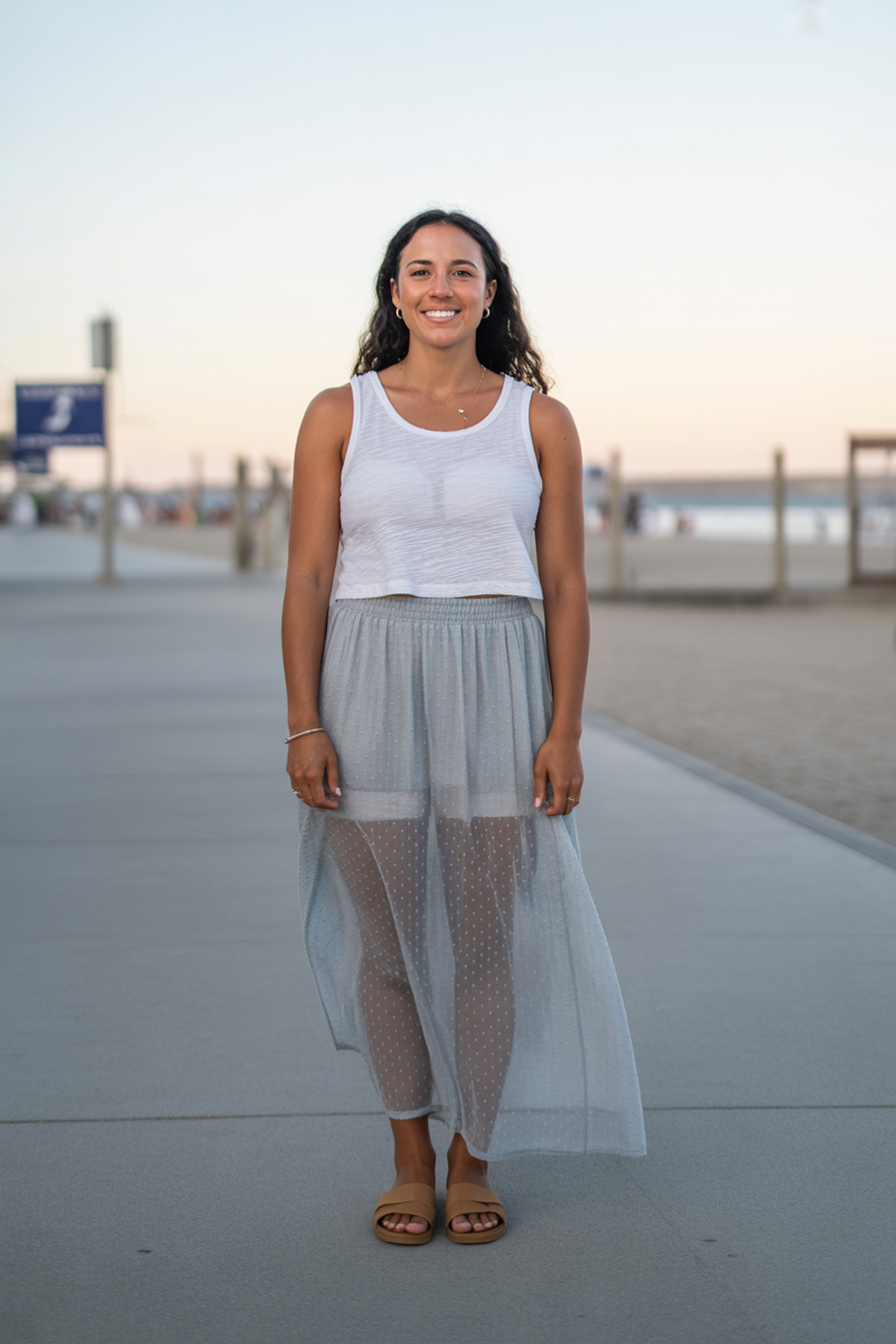 Débardeur superposé avec jupe maxi transparente