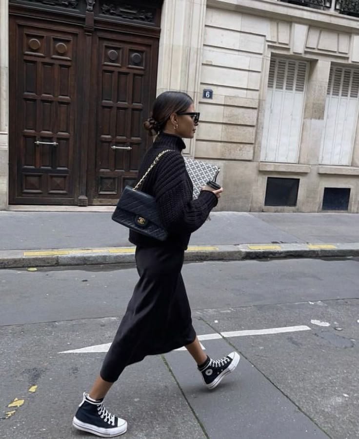 Comment moderniser votre look d'hiver avec une jupe midi ?