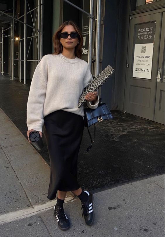 Tenue d'automne Adidas Samba - jupe midi hiver