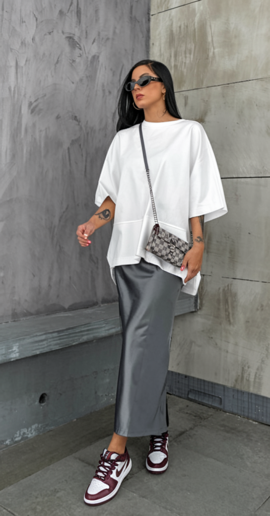 Looks frais : 22 idées de tenues printanières avec t-shirts pour 2025