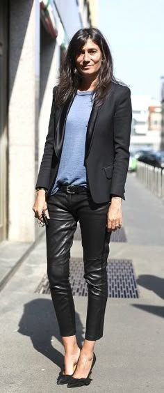 25 idées de pulls/manteaux bleu clair | Tenues, pulls bleus, mode - Tenue pull bleu bébé