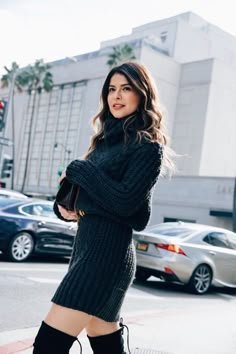 12 idées de tenues avec une robe pull noire | robe pull, tenue avec une robe pull, robe pull noire - robe pull noire