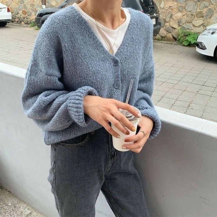 ༘ ➳┊ - tenue cardigan bleu marine