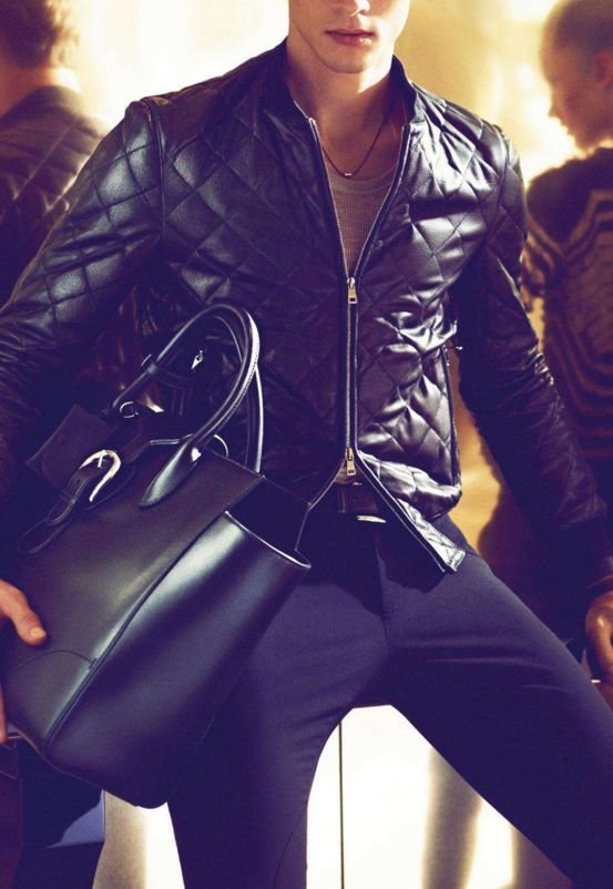 tenue veste en cuir noir