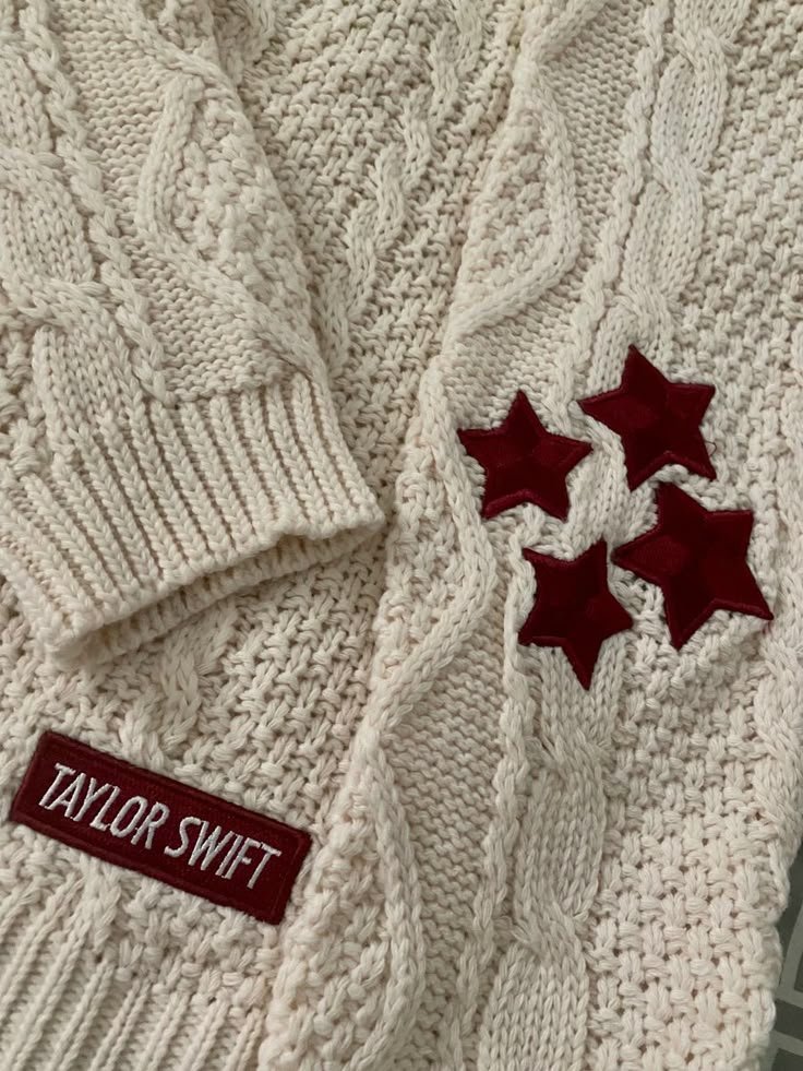 Page d'épingles - Tenue cardigan Taylor Swift
