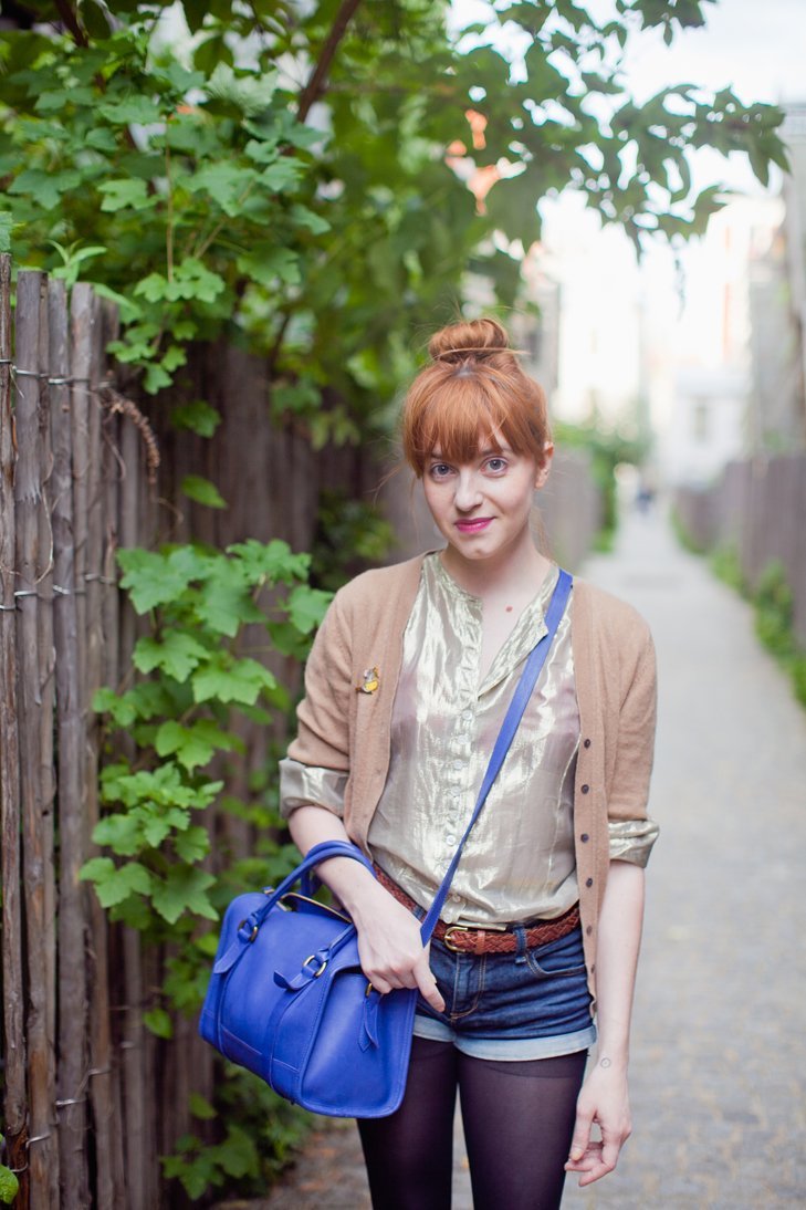 Comment porter le cardigan ? - Personal Shopper Paris - Habillez-vous comme une Parisienne Comment porter le cardigan ? - Personal Shopper Paris - Habillez-vous comme une Parisienne - Tenue cardigan court