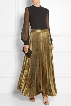31 idées de tenues avec une jupe plissée dorée | Tenues, jupe plissée dorée - Tenue avec une jupe dorée