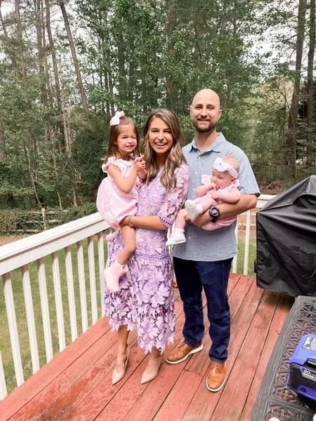 Tenues élégantes pour les photos de famille de Pâques