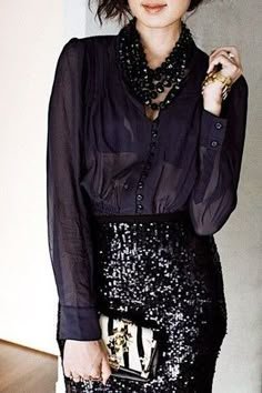 7 idées de tenues avec jupe à paillettes noires | tenues, tenues jupe, jupe à paillettes noires - tenue jupe à paillettes noires