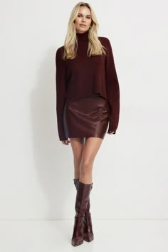 Jupe trapèze en cuir - Achetez sur Pinterest - Tenue jupe en cuir marron
