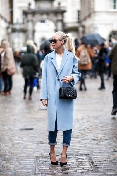 Le pouvoir des pastels : le guide ultime pour adopter la tendance bleu layette de 2024 – Ferbena.com - Tenue pull bleu layette