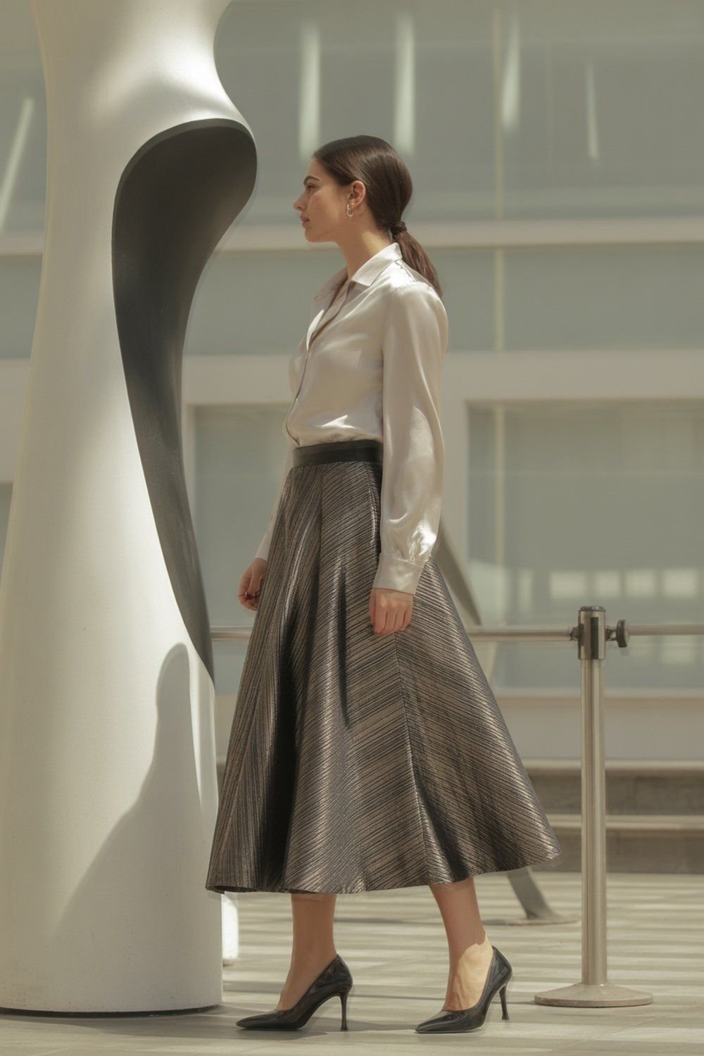 Saia Metálica Bicolor com Blusa de Cetim