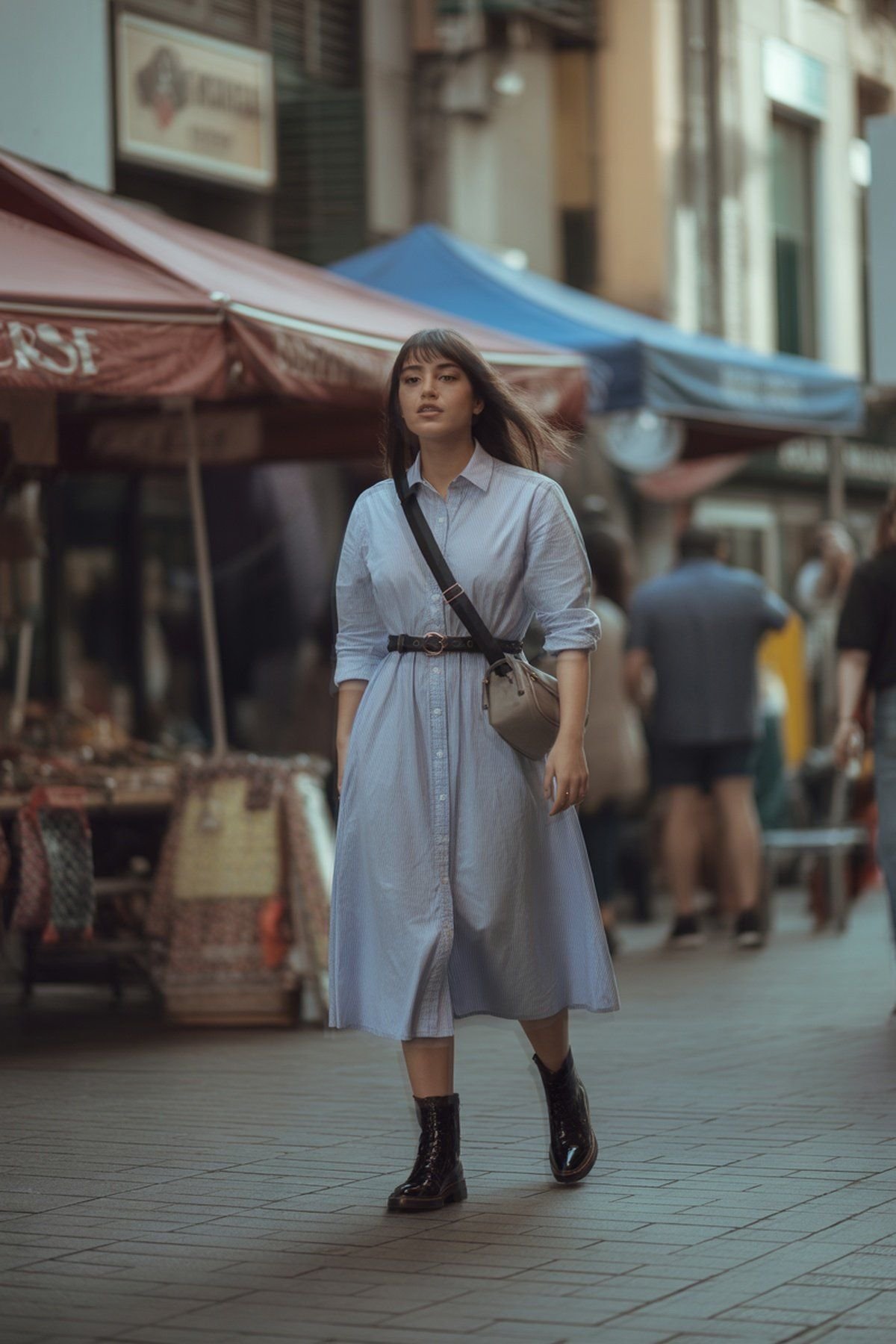 Vestido Camiseiro Retrô com Detalhes de Botões e Cinto