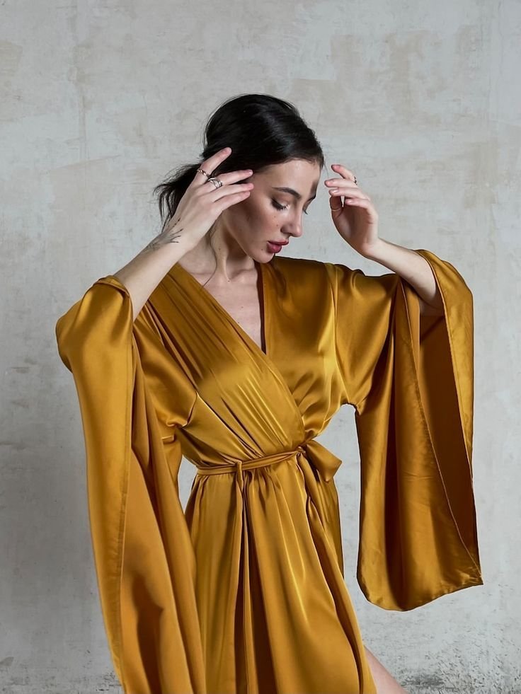 Vestidos de seda para o outono de 2023: 19 ideias luxuosas