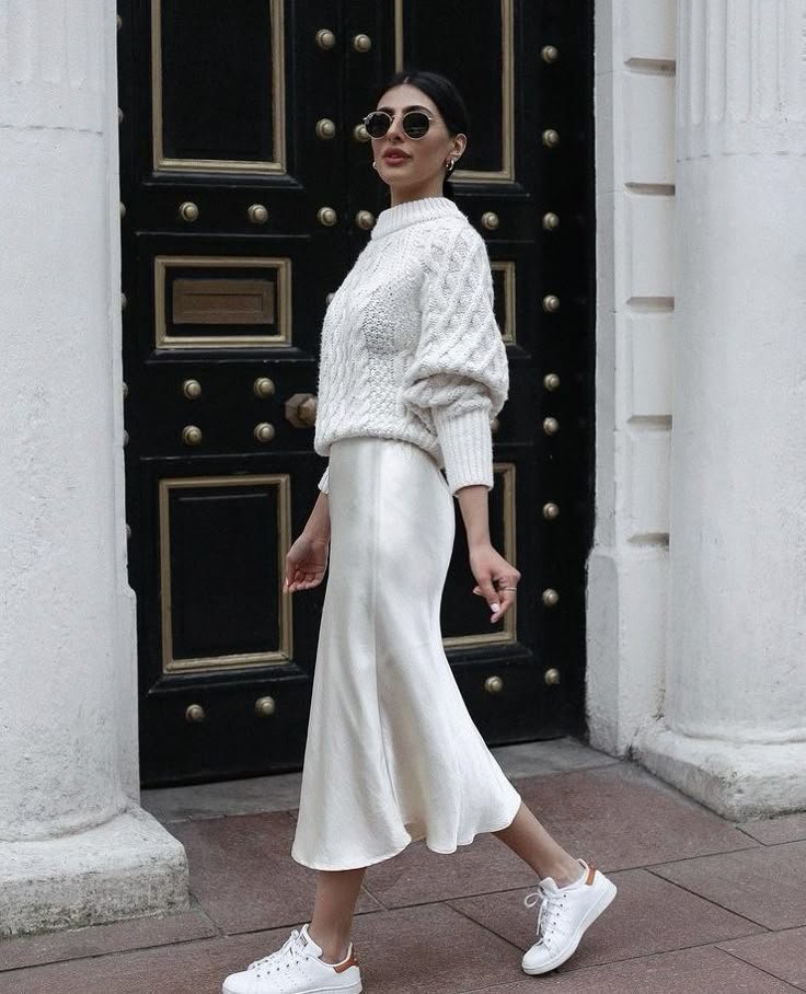 5+ Looks com saia midi de cetim para usar neste inverno 5+ Looks com saia midi de cetim para usar neste inverno - look com saia de cetim para o inverno