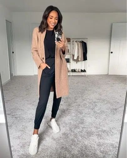 25 Ideias de Roupas Esportivas para Meninas que Estão em Alta Este Ano 25 Ideias de Roupas Esportivas para Meninas que Estão em Alta Este Ano - Cardigan Bege