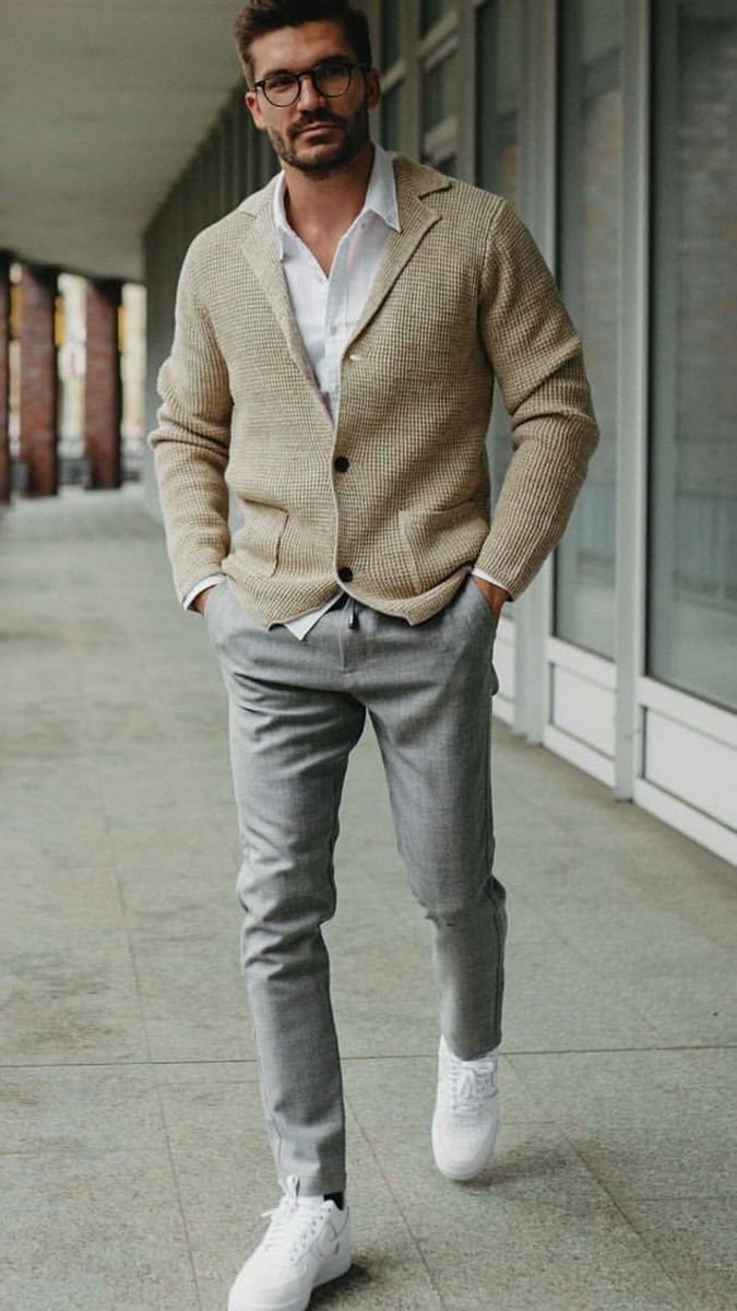 Impressione seus colegas com este cardigan de malha | Suéteres com frente aberta - Roupas masculinas Impressione seus colegas com este cardigan de malha | Blusas com frente aberta Trajes masculinos - traje cardigan com botões