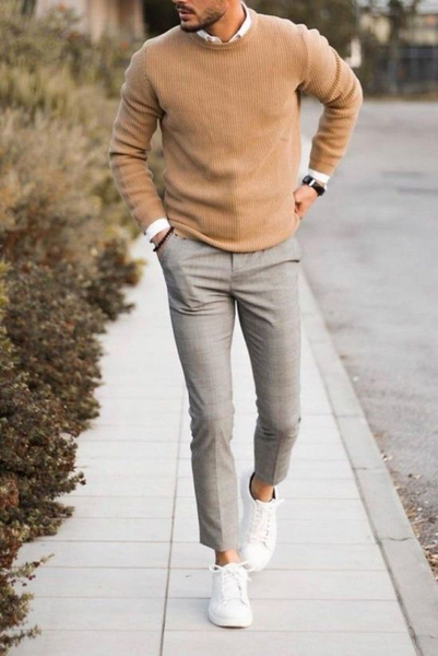 Cómo usar colores neutros para hombres – The Dark Knot Cómo combinar colores neutros para hombres – The Dark Knot - Conjunto de suéter beige