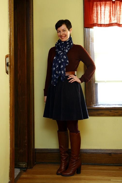 140 melhores ideias de saia e botas | estilo, moda, moda outono - look de inverno com saia e botas