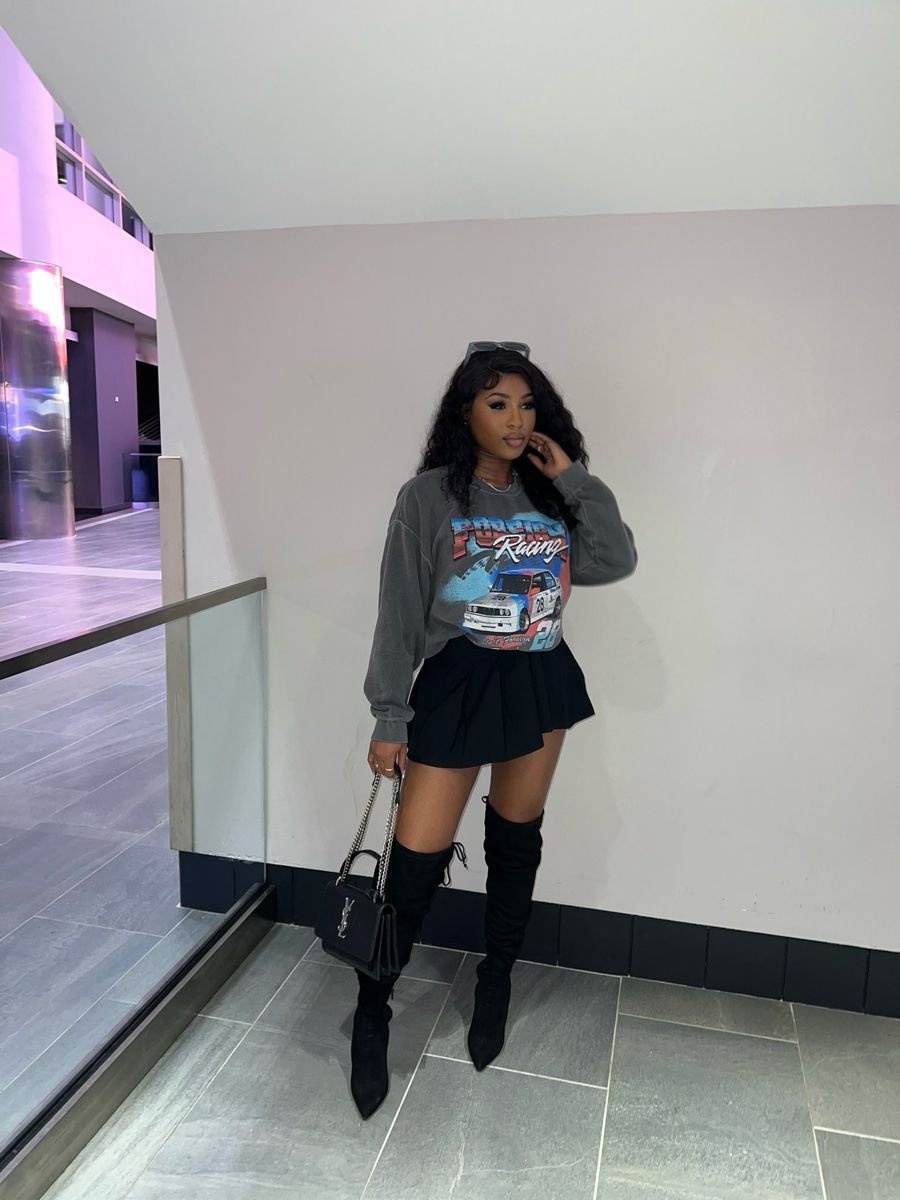 Roupa para encontro noturno Look para um encontro à noite - conjunto com suéter e saia oversized