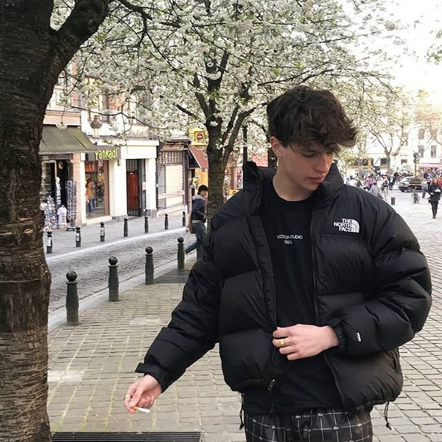Fijar página Página de pin - conjunto de chaqueta acolchada negra